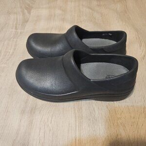 Crocs Neria Pro Black Slip On Work Nurse Clog Shoe Non-Slip Comfort Women’s 8